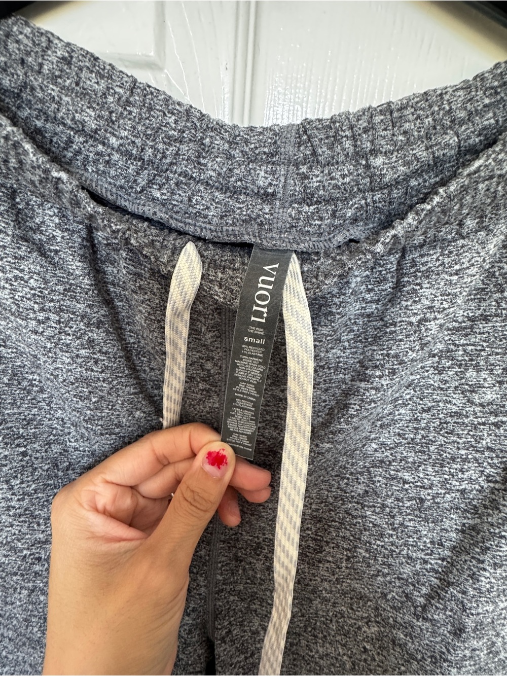 Vuori Heather Gray bf Joggers with White Drawstring